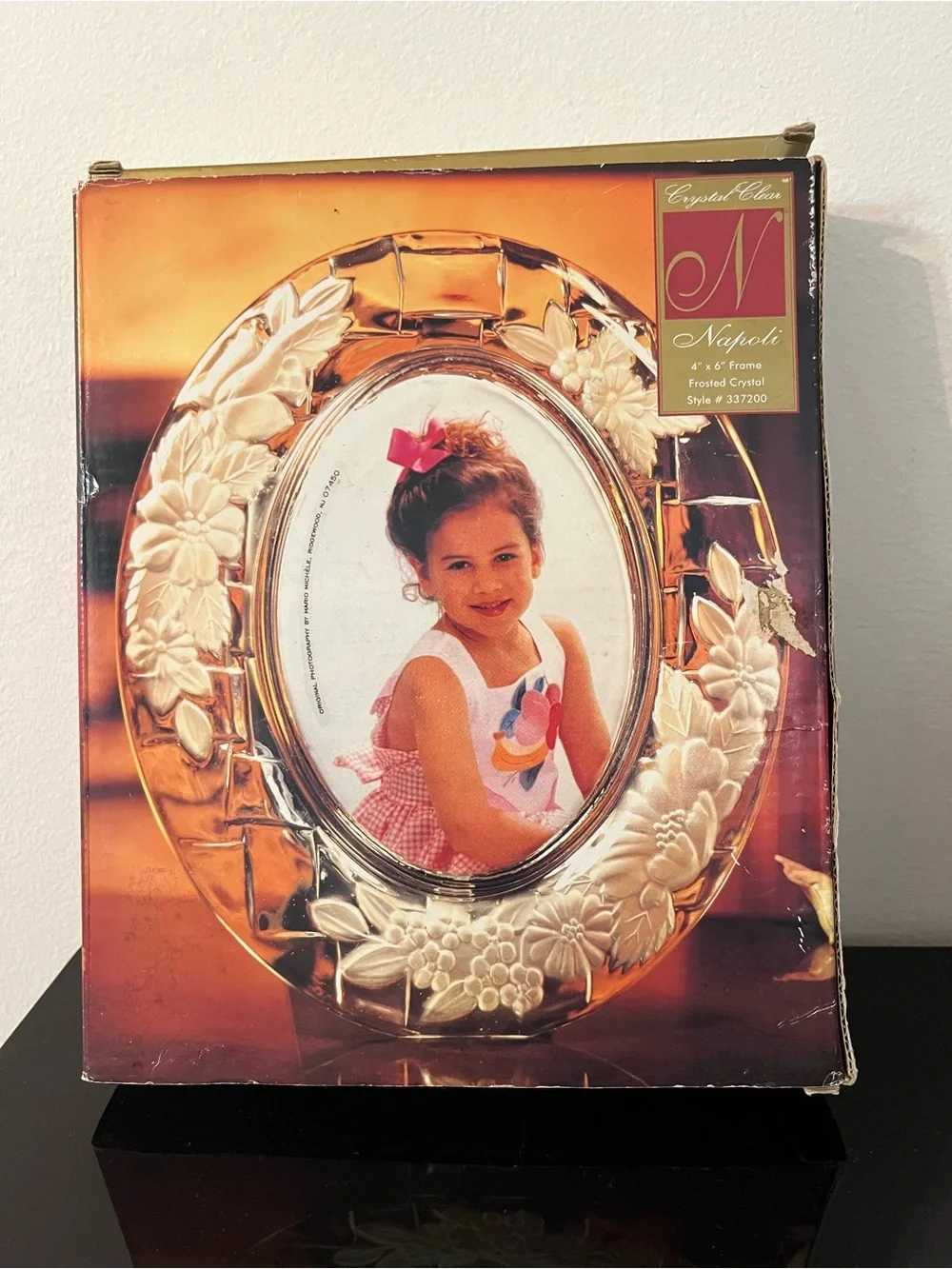 Vintage Clear Frosted Crystal Floral Embosses Oval Glass 4x6 Picture Phot Frame